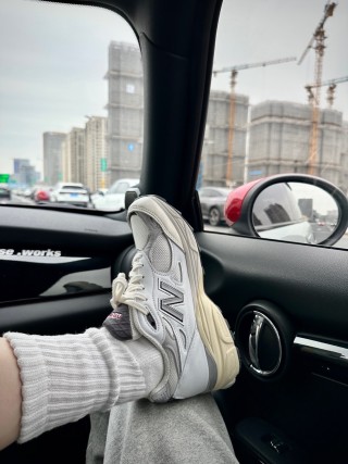New Balance 990 view 2