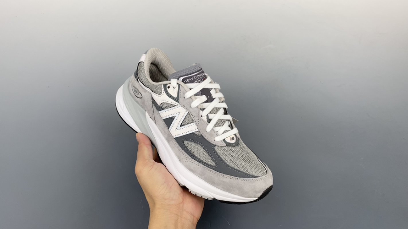 New Balance 990