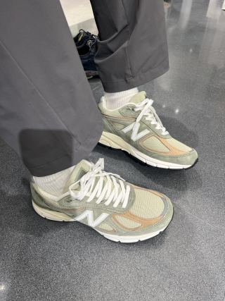 New Balance 990 view 3