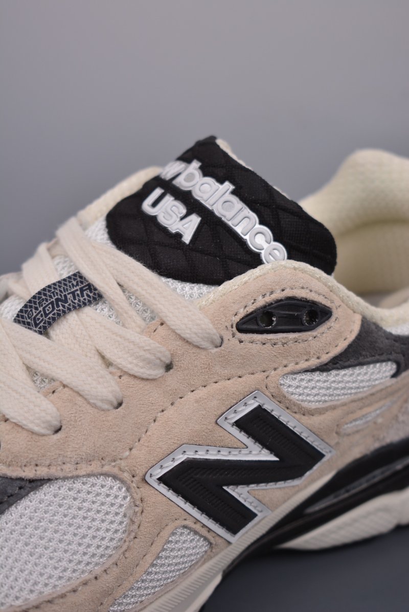 New Balance 990 view