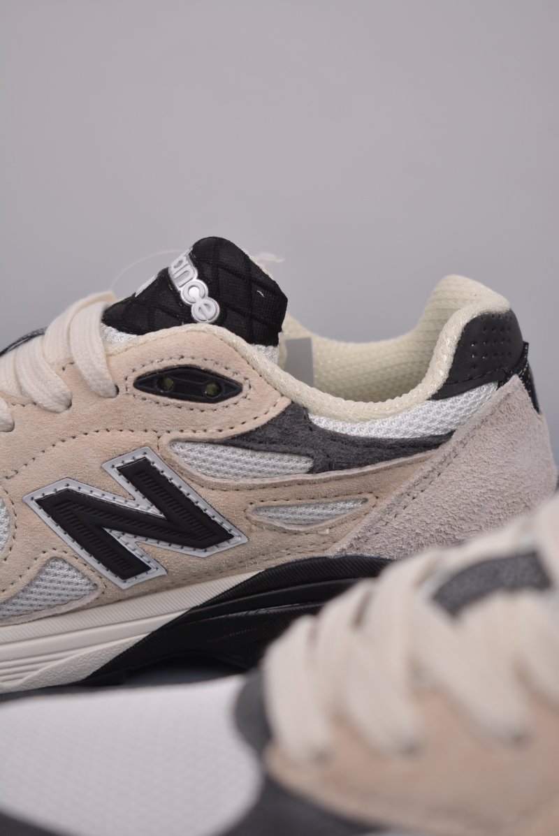 New Balance 990 view