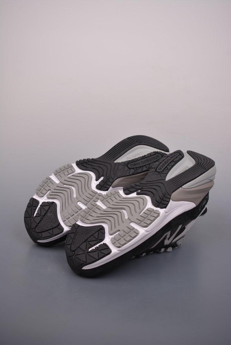 New Balance 990 view