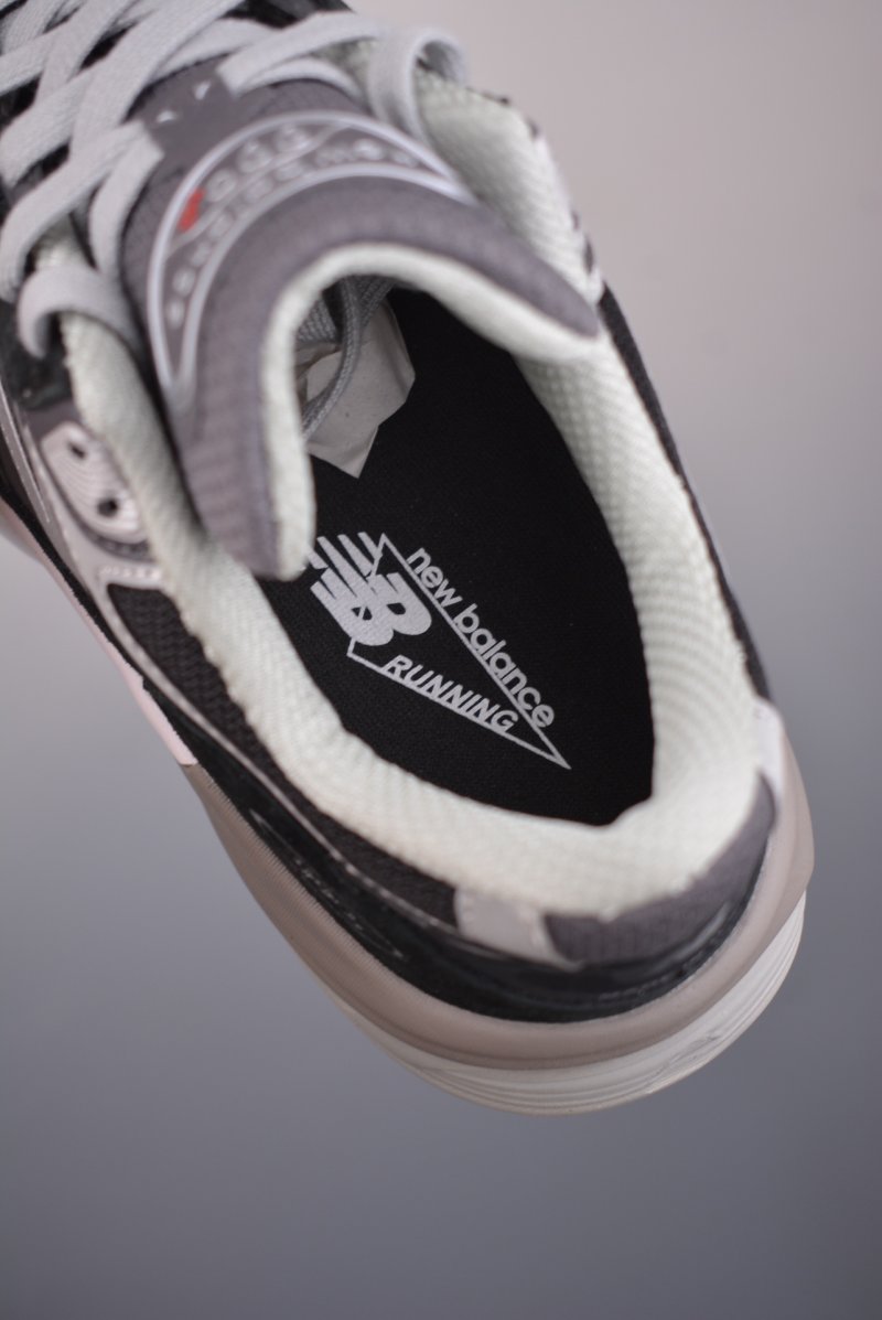 New Balance 990 view