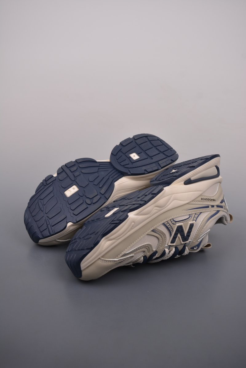 New Balance 990 view
