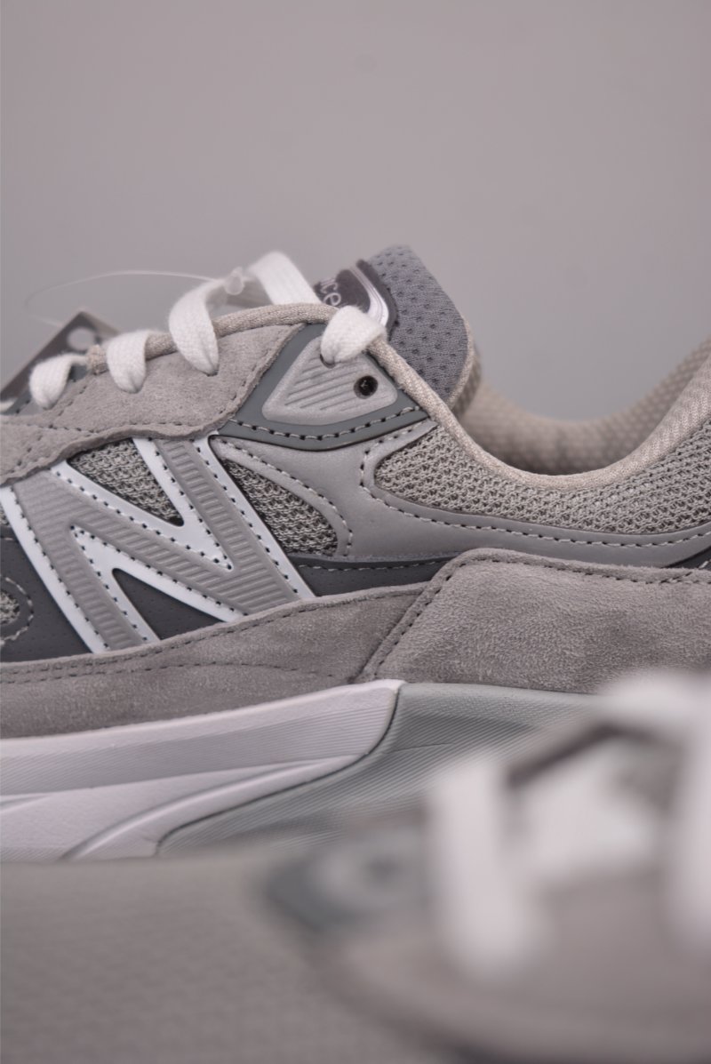 New Balance 990 view