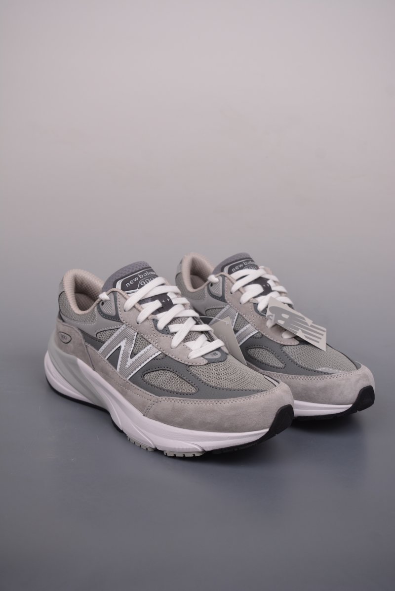 New Balance 990