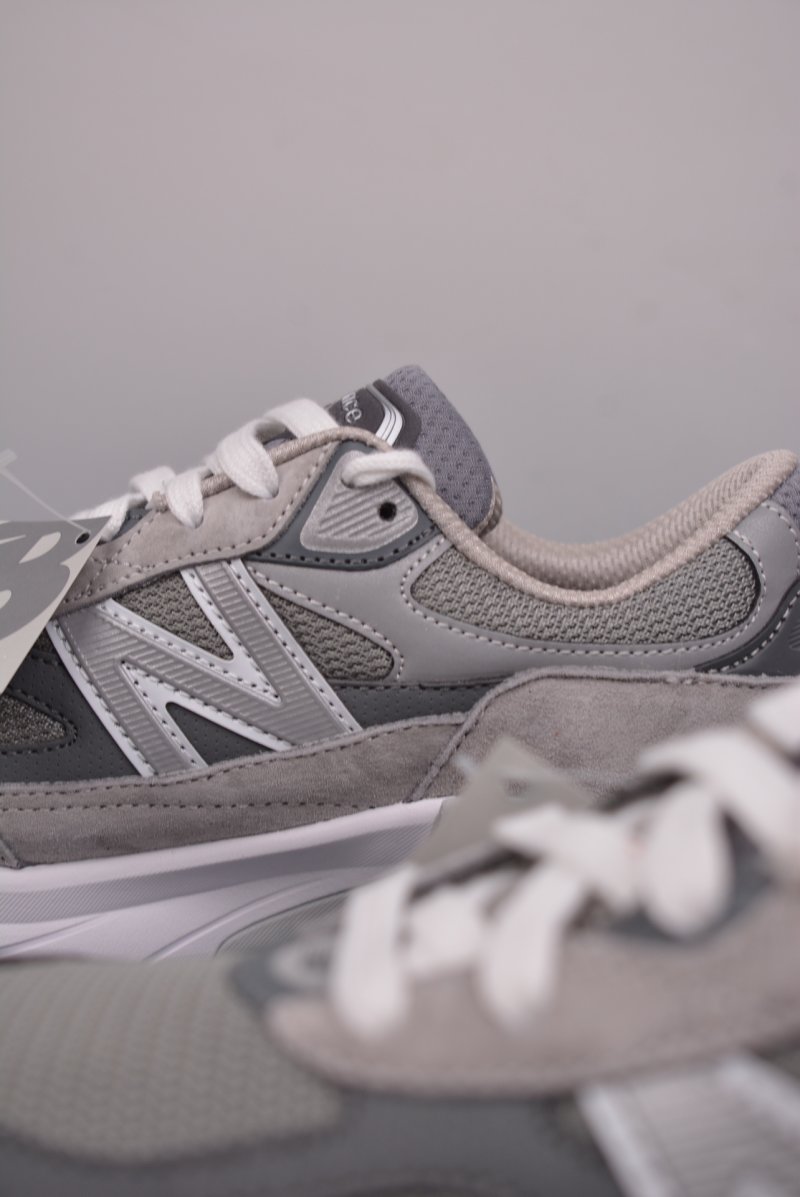 New Balance 990 view