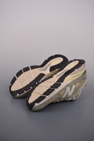 New Balance 990 view 3