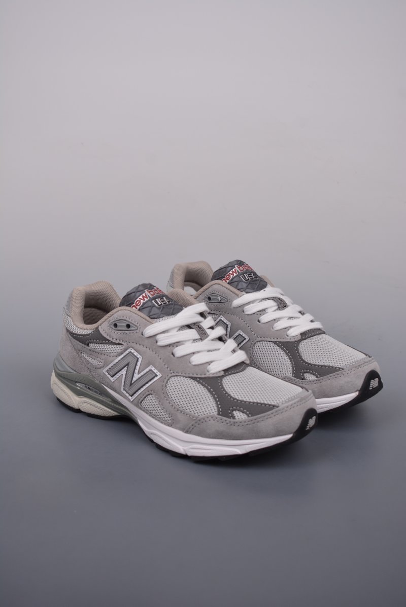 New Balance 990