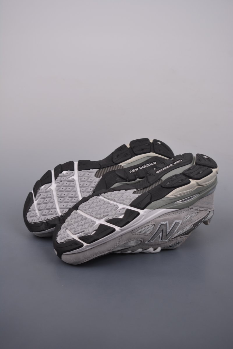 New Balance 990 view
