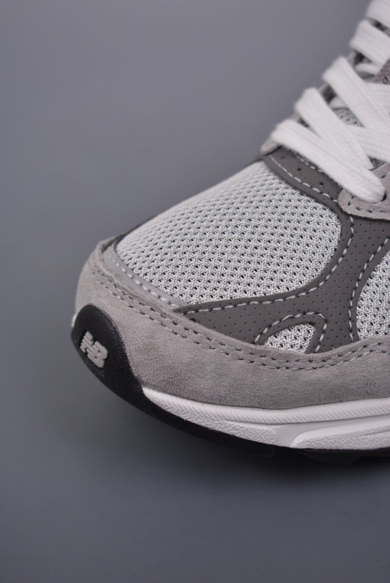 New Balance 990 view