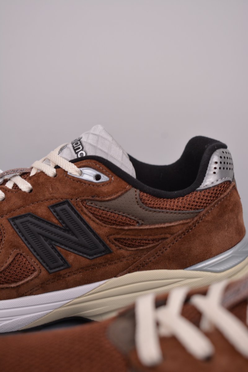 New Balance 990 view