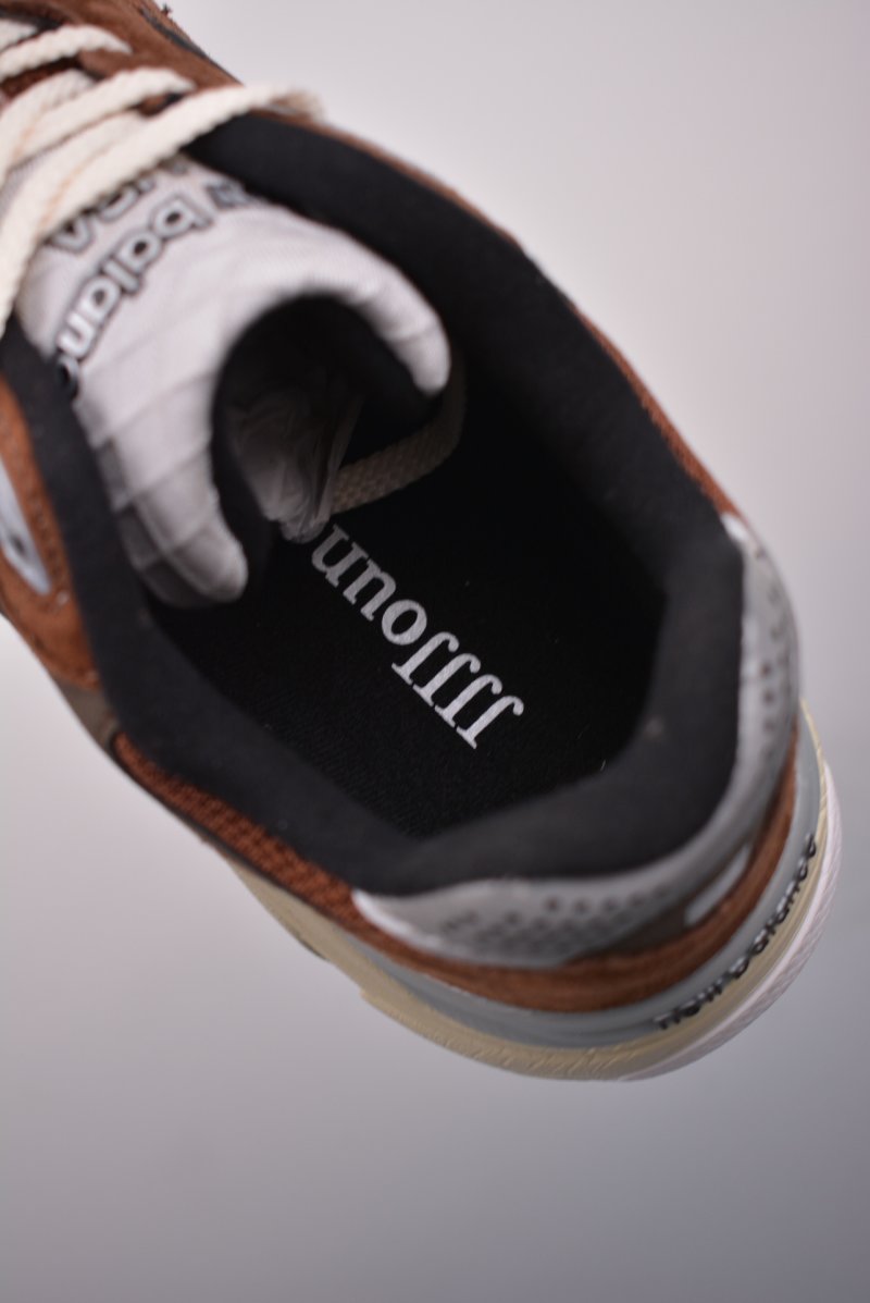 New Balance 990 view