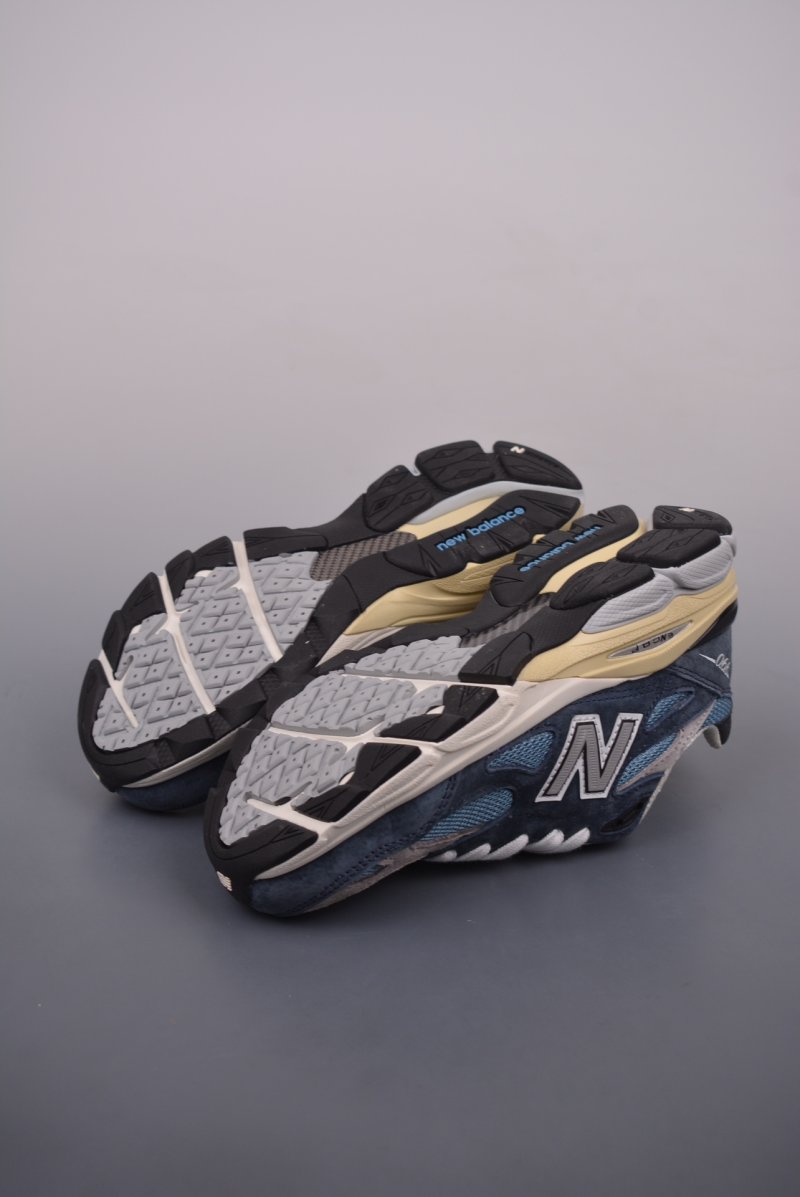 New Balance 990 view