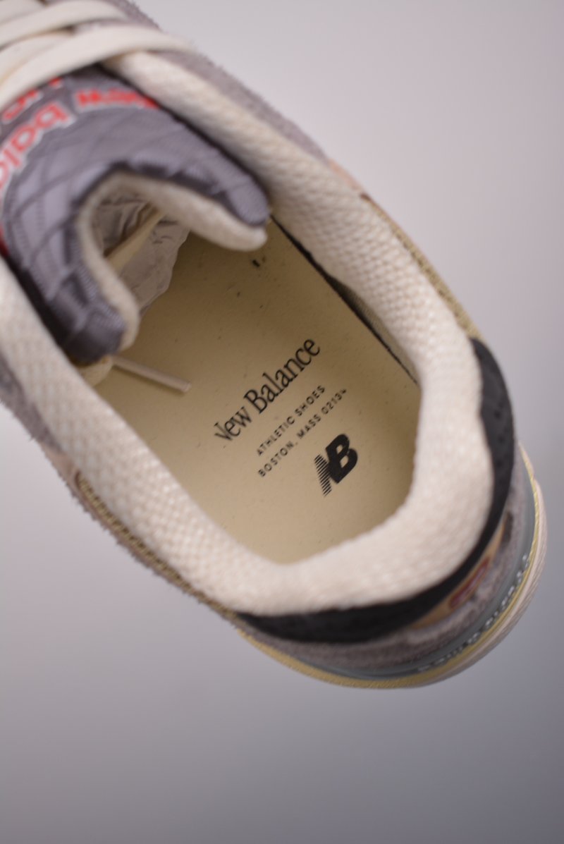 New Balance 990 view