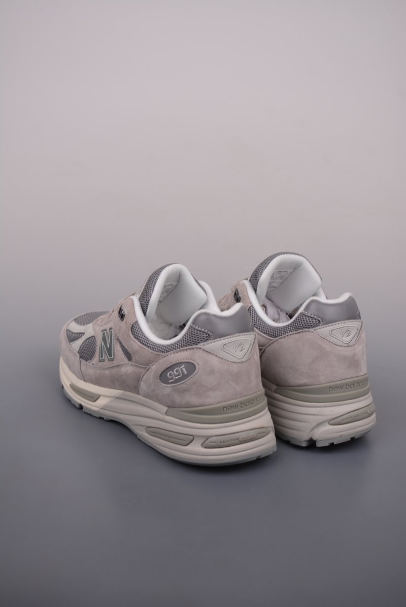 New Balance 991 V2 view