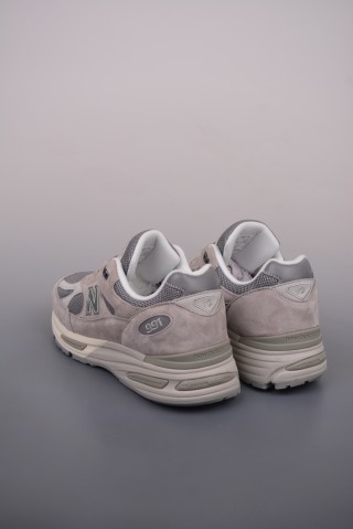 New Balance 991 V2 view 2