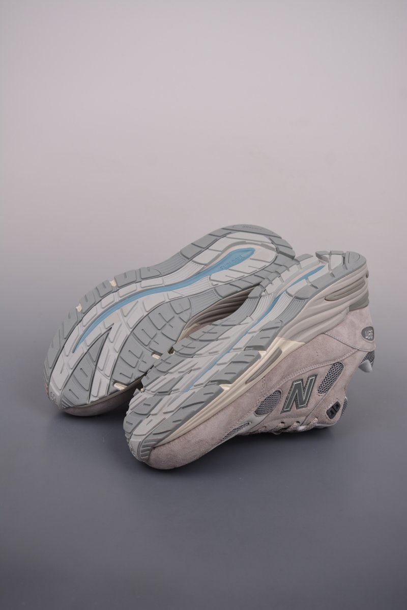 New Balance 991 V2 view