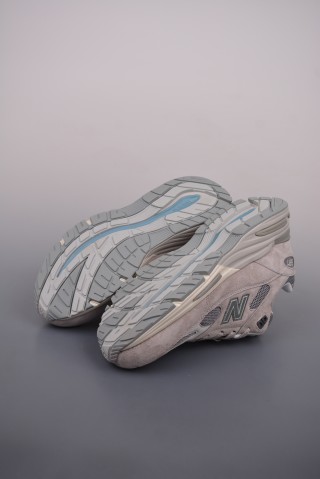 New Balance 991 V2 view 3