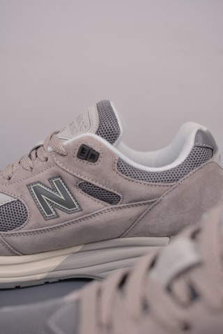 New Balance 991 V2 view 8