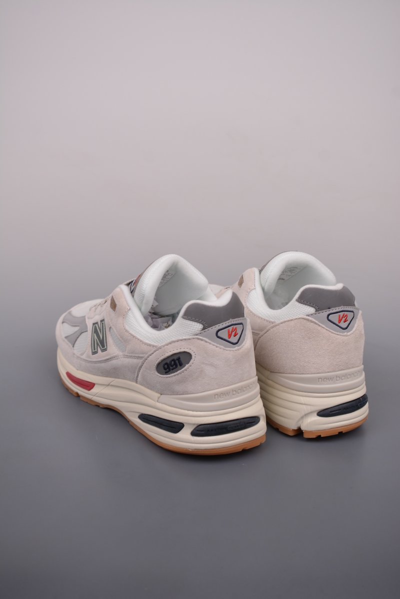 New Balance 991 V2 view