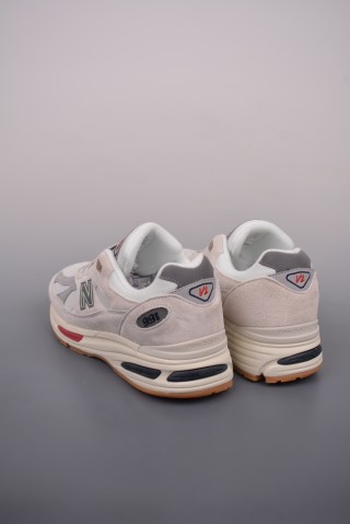 New Balance 991 V2 view 2