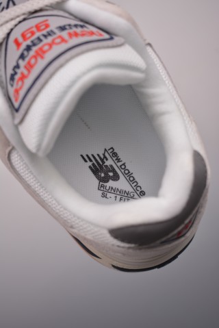 New Balance 991 V2 view 9