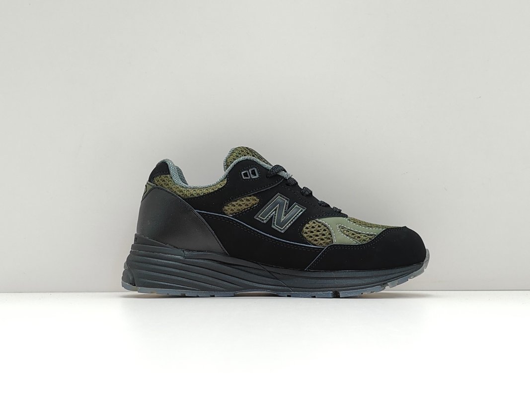 New Balance 991 V2 'Black' view