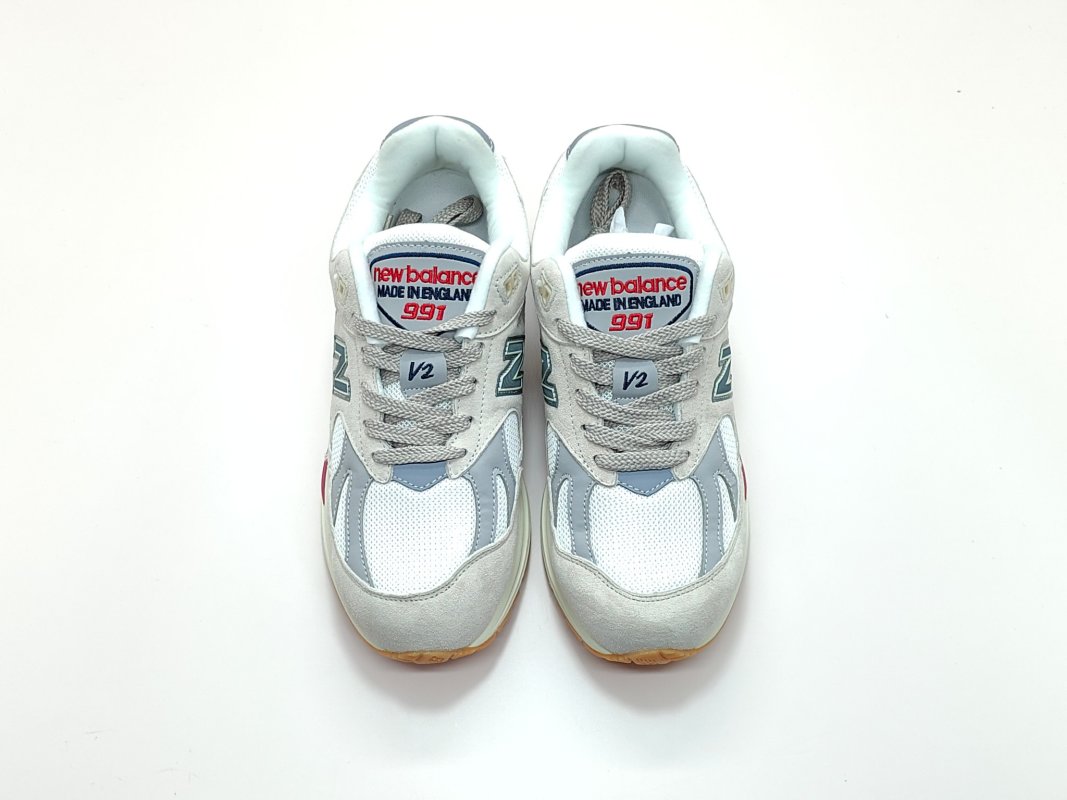 New Balance 991 V2 view