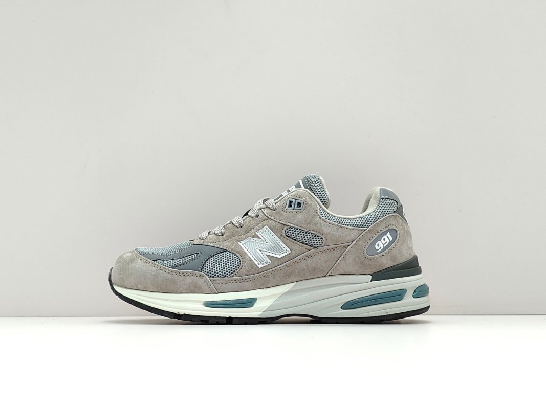 New Balance 991 V2 view