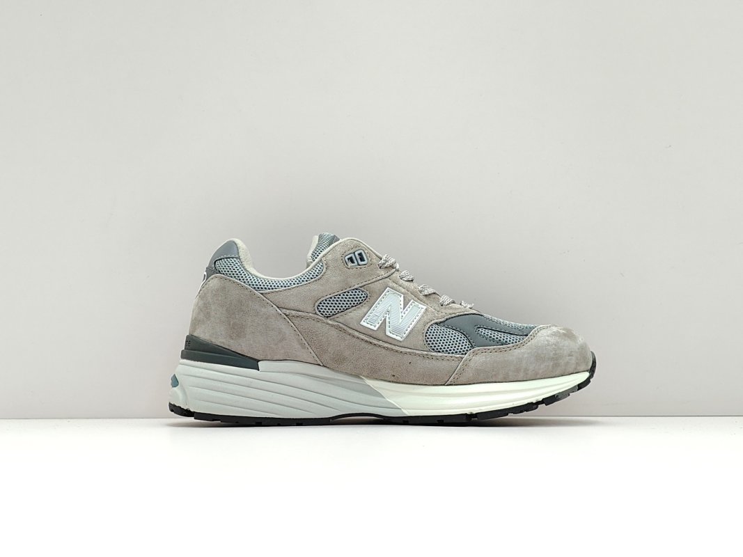 New Balance 991 V2 view