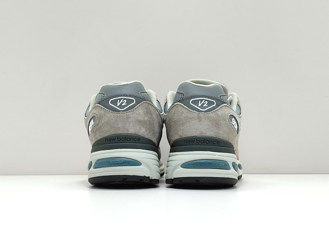 New Balance 991 V2 view