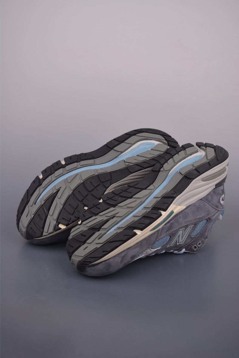 New Balance 991 view