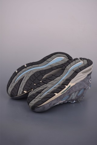 New Balance 991 view 3
