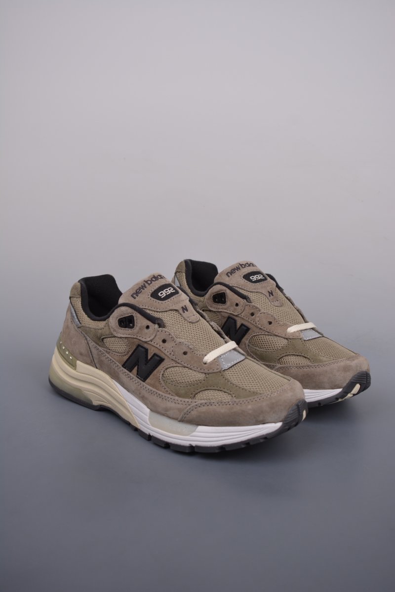 New Balance 992 'Grey' view