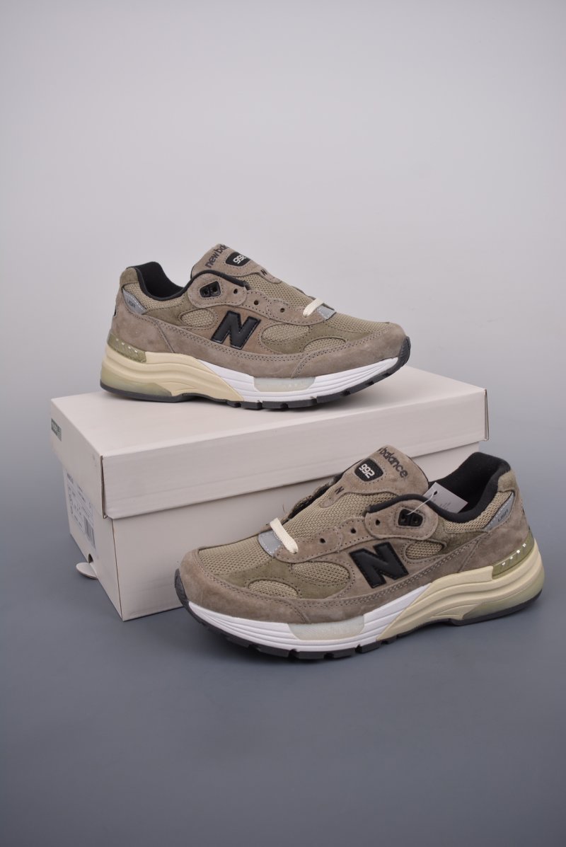 New Balance 992 'Grey' view
