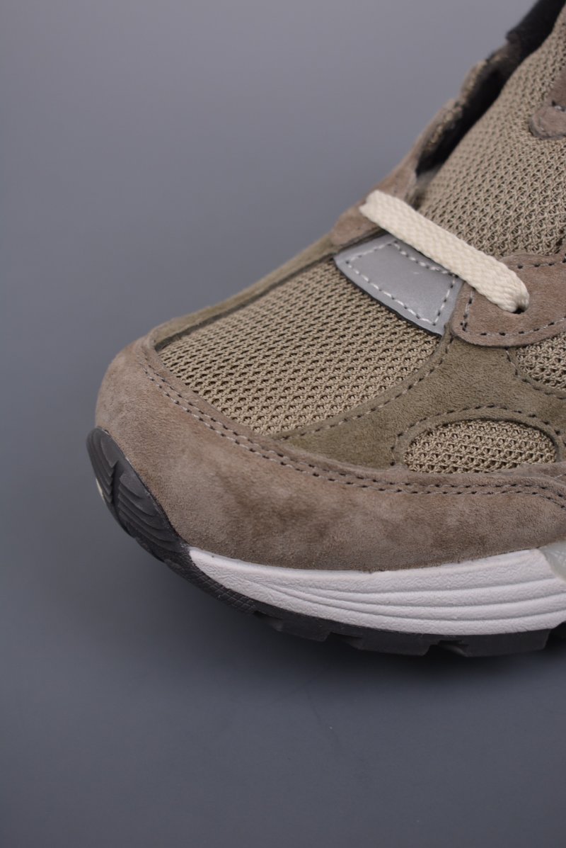 New Balance 992 'Grey' view