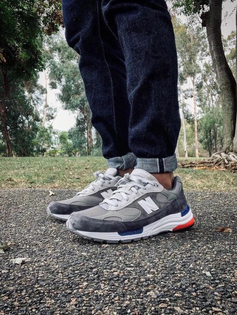 New Balance W992 view