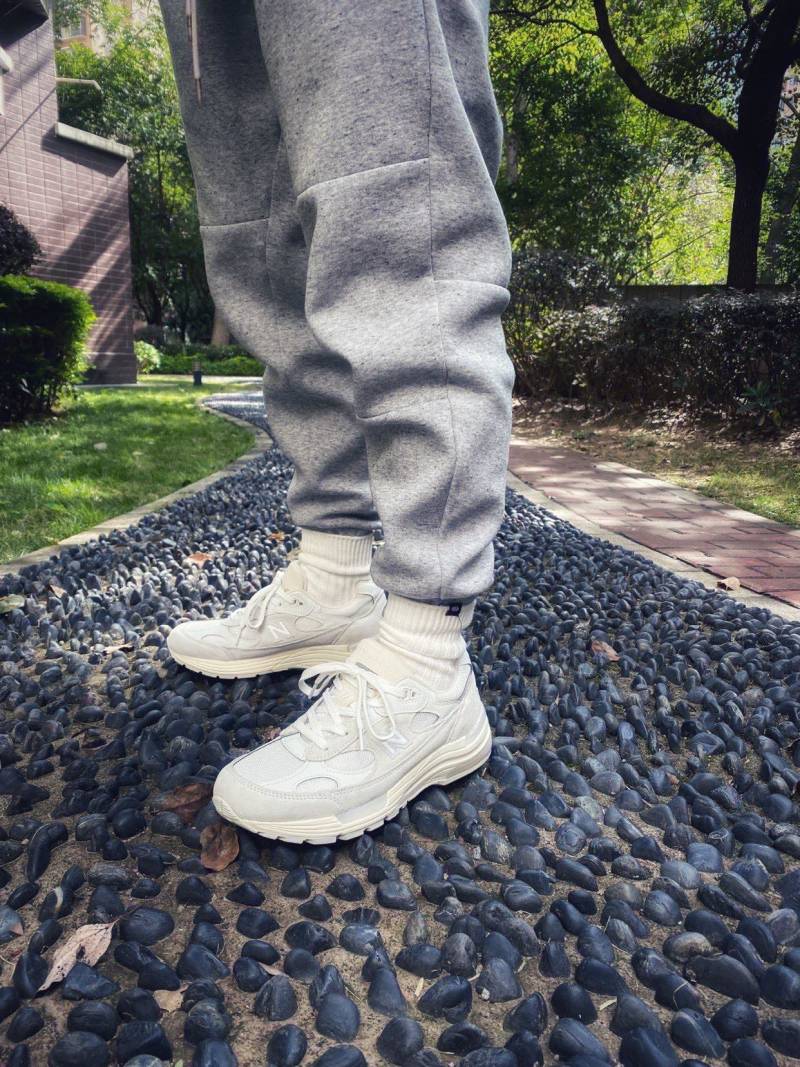 New Balance W992 view