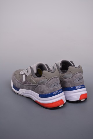 New Balance W992 view 2