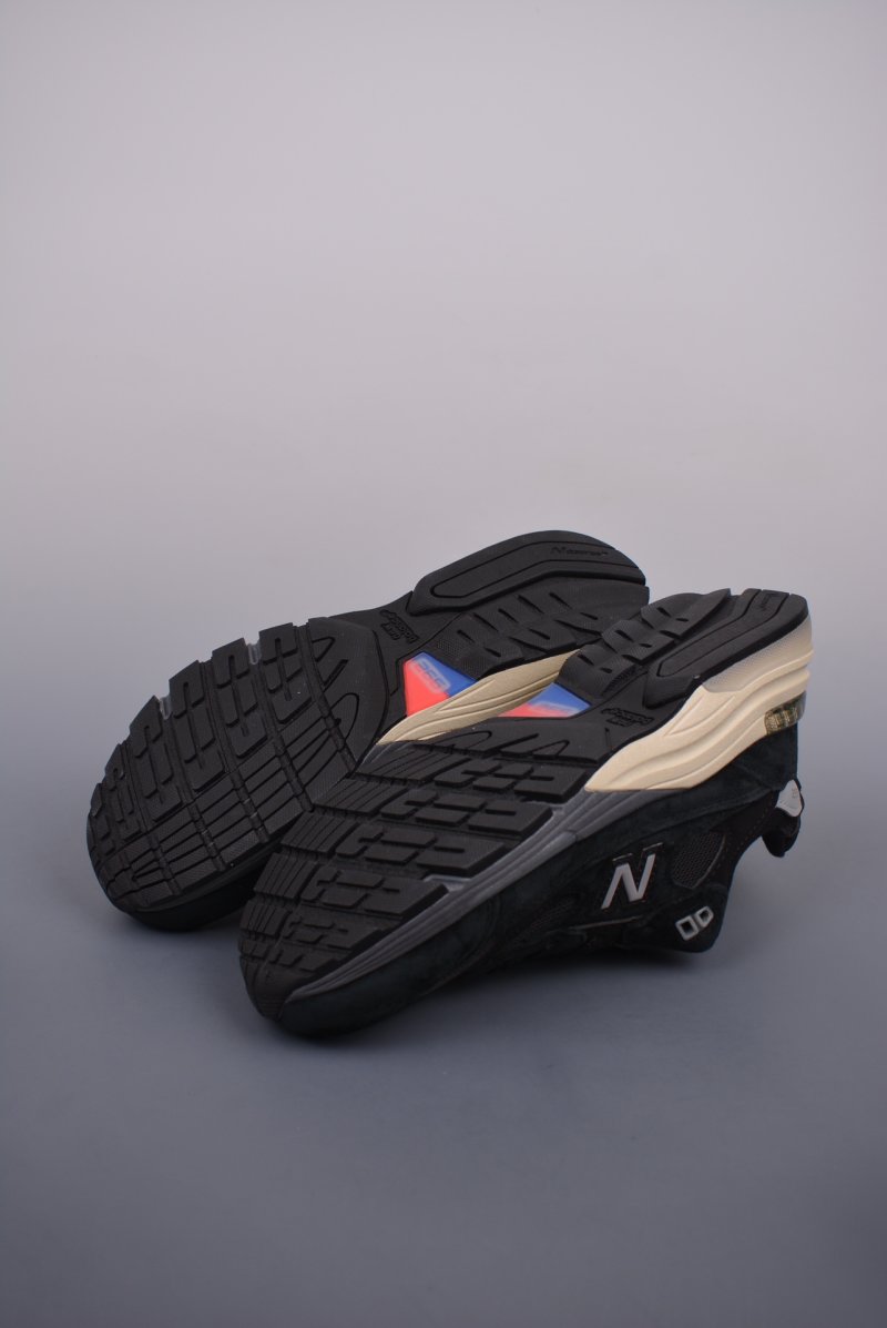 New Balance W992 view