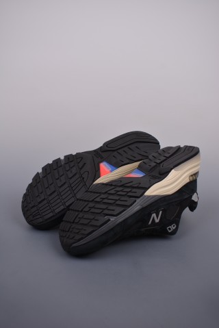 New Balance W992 view 3