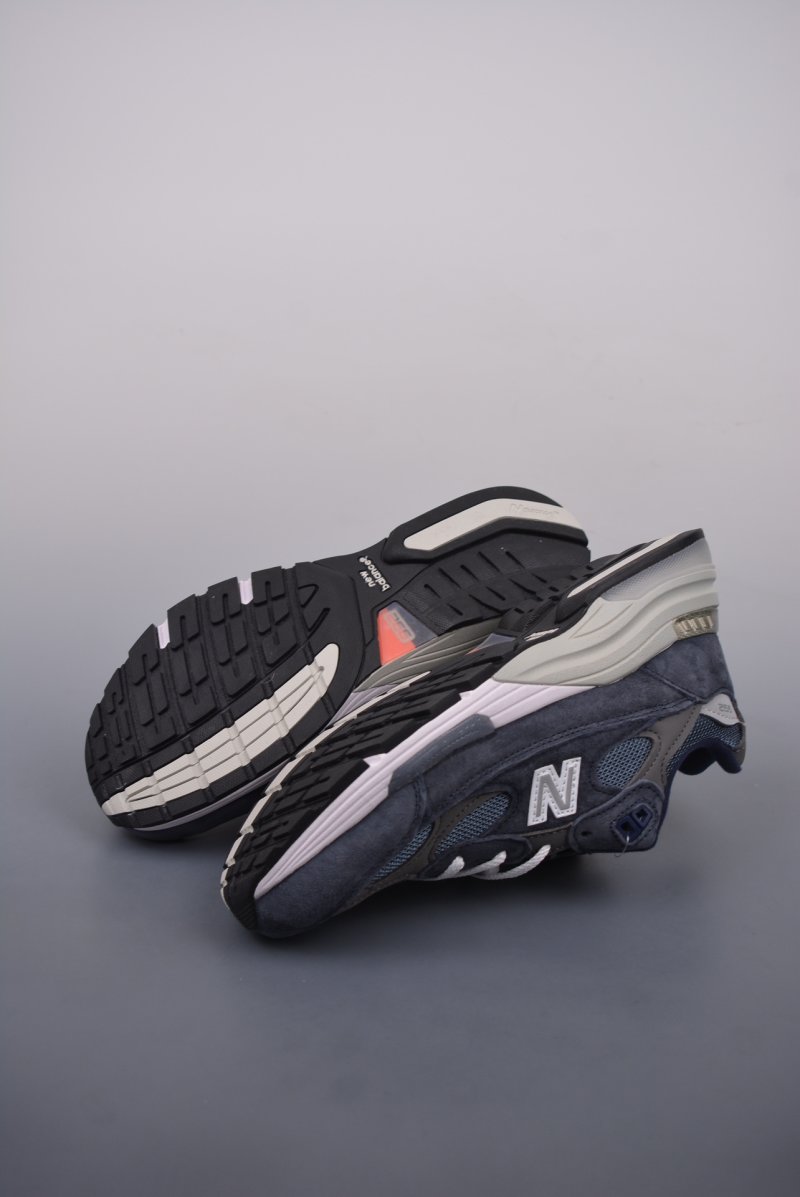New Balance W992 view