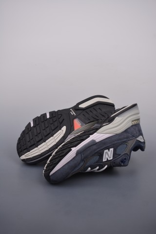 New Balance W992 view 3