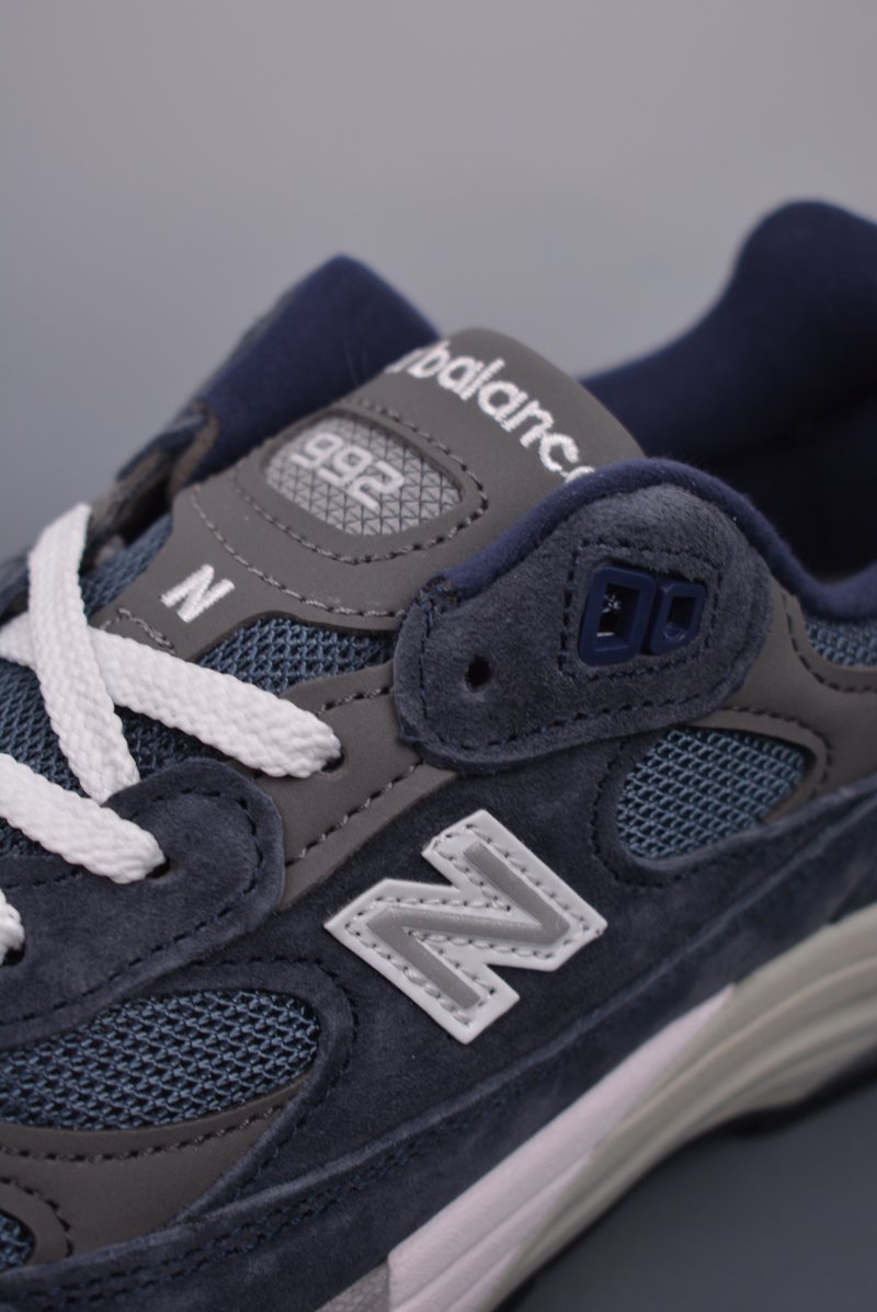 New Balance W992 view
