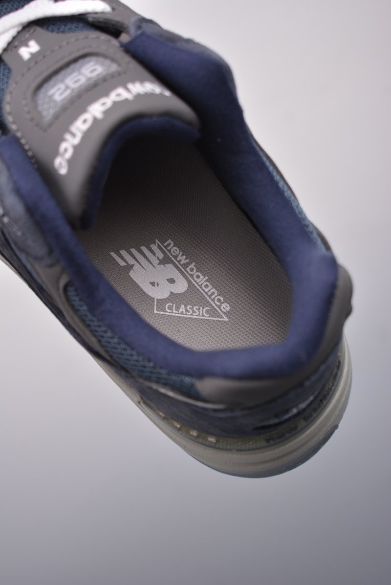 New Balance W992 view