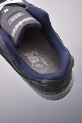 New Balance W992 view 9