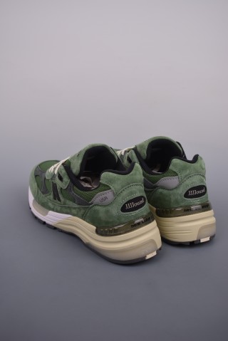 New Balance W992 view 2