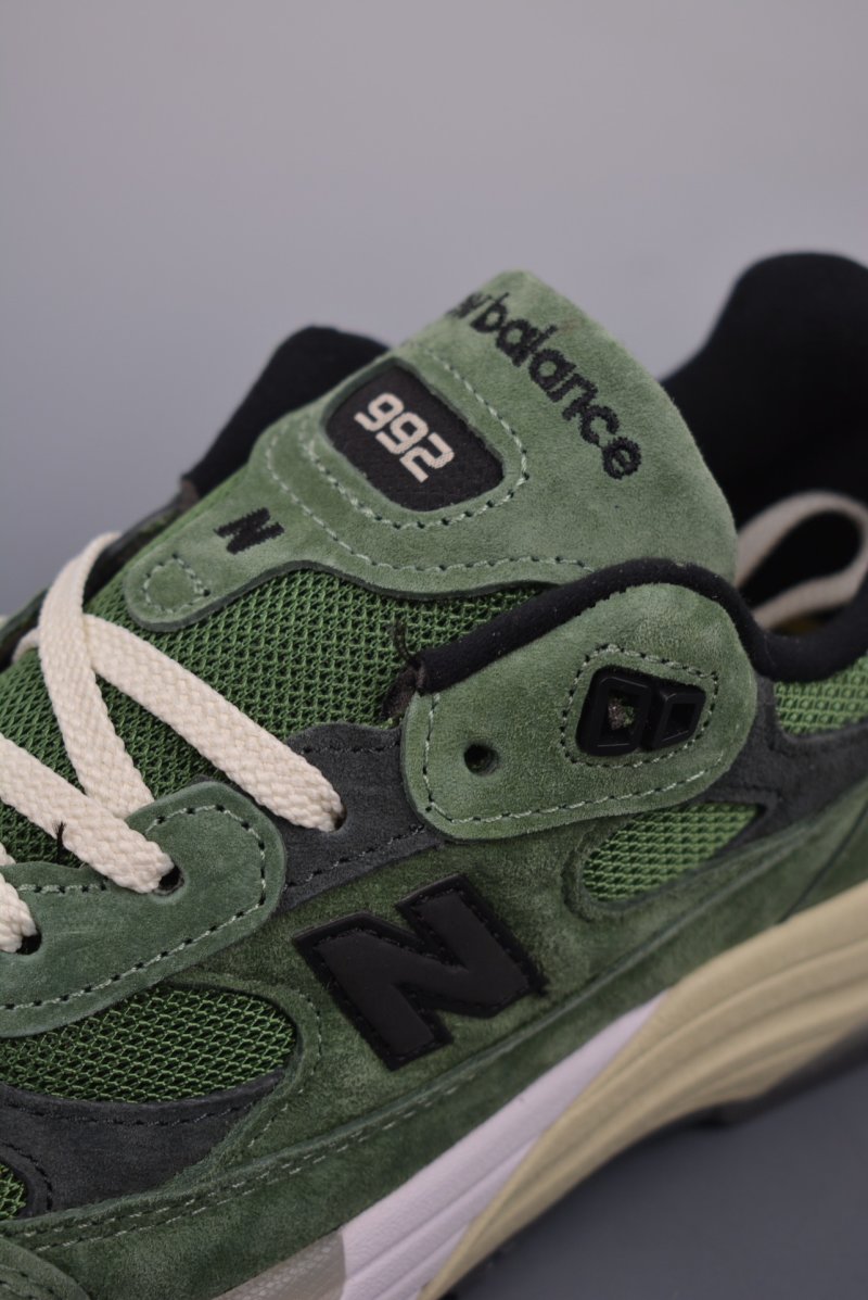 New Balance W992 view