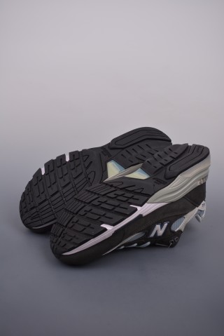 New Balance W992 view 3